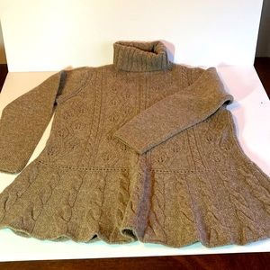 Women’s Shetland wool turtleneck armpit armpit 22.5” sleeve length 16”Length 28”